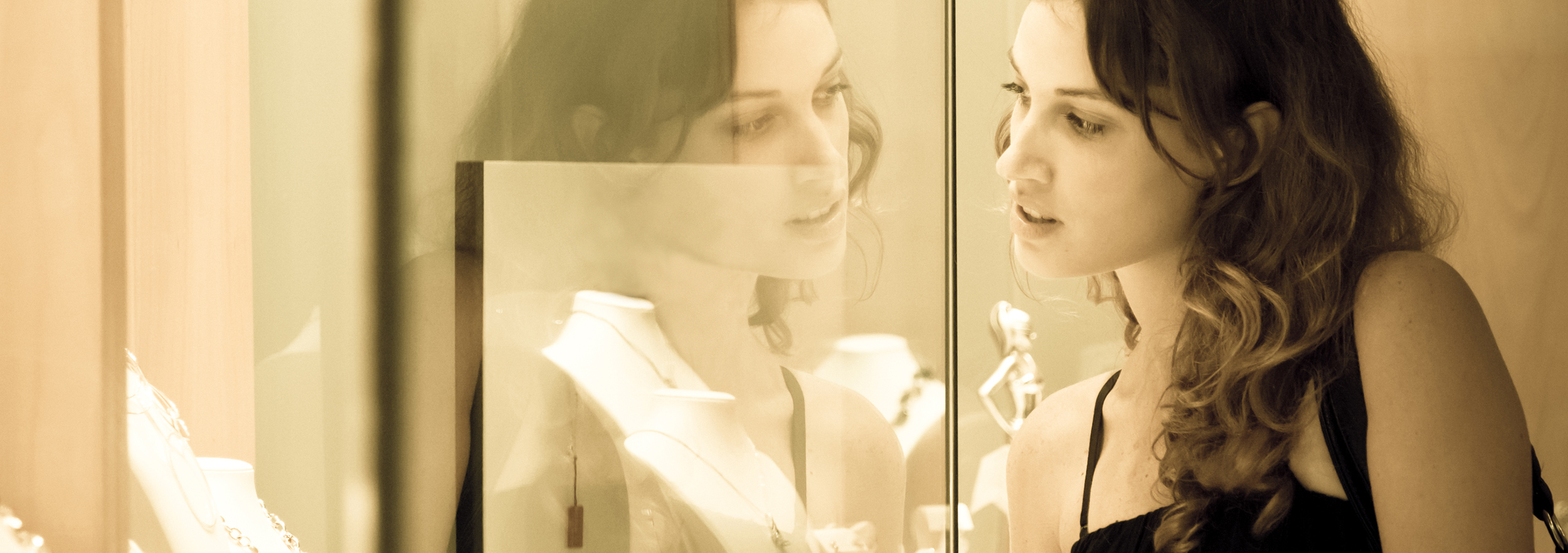 About Jewel in the Crown - specialist hotel jewellery suppliers